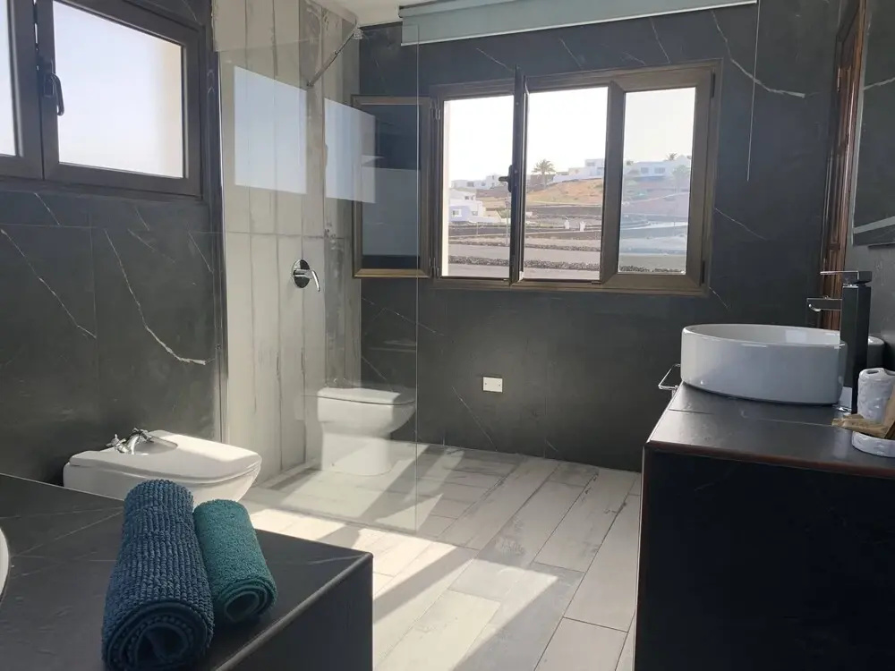 Deluxe Double room with ocean view (full double bed)