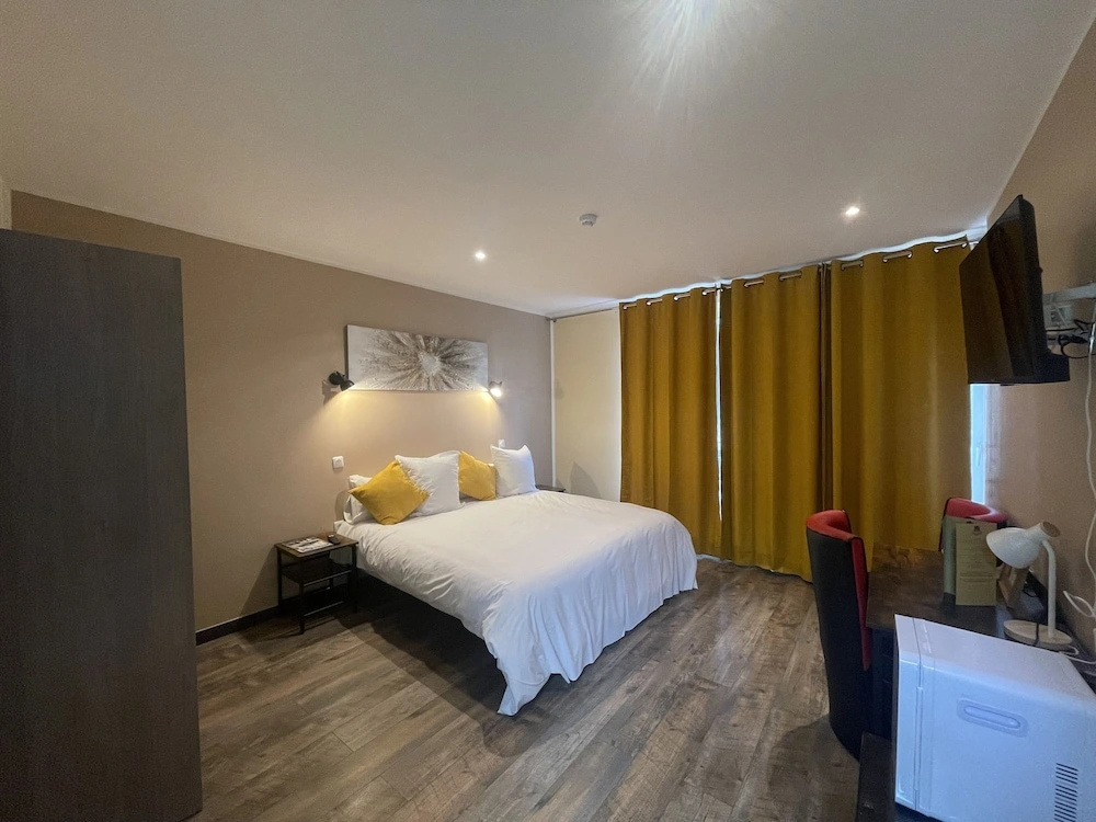 Superior Double room (full double bed)