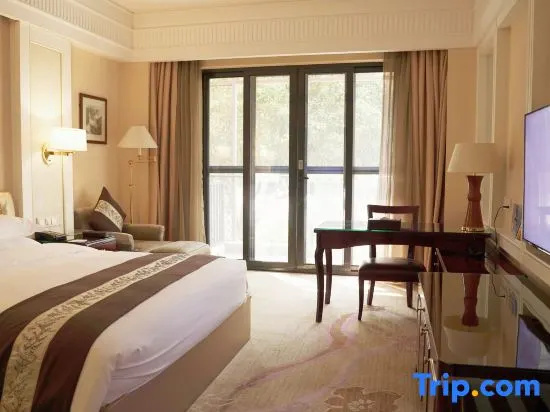 Deluxe Double room (full double bed)