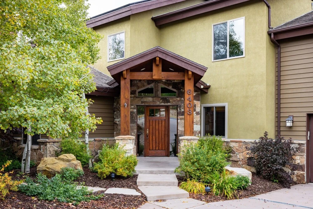 Scenic Mountain Escape With Entertainment Haven 5 Bedroom Home