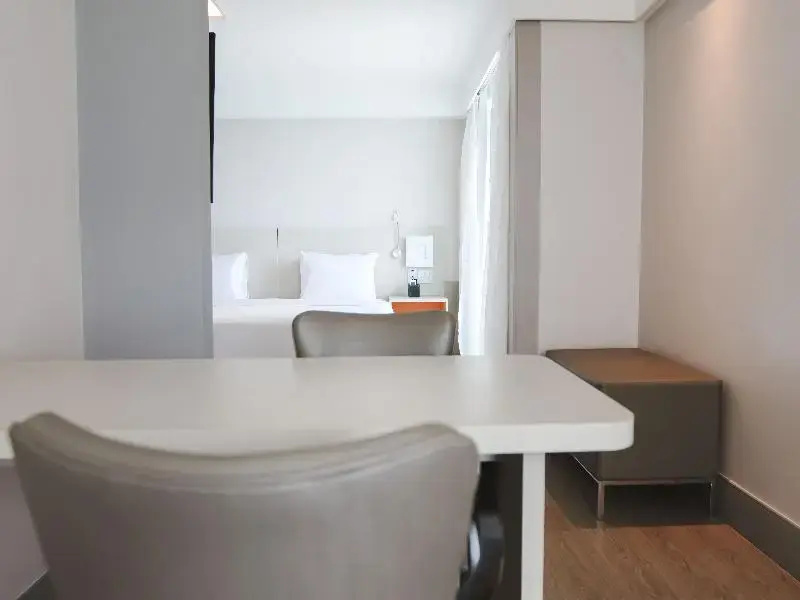 Luxury Double room with balcony (full double bed)