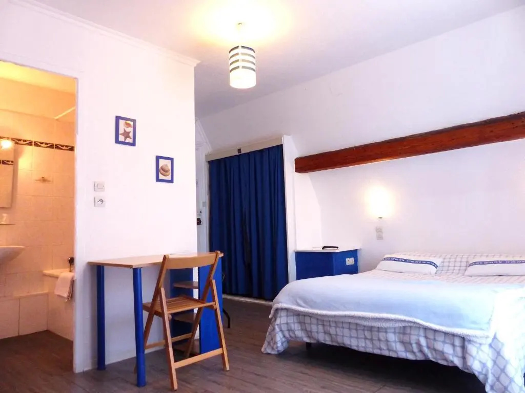 Standard Quadruple room with sea view