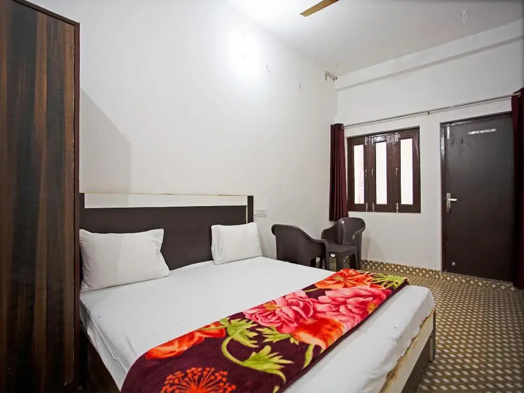 Green Pine by OYO Rooms