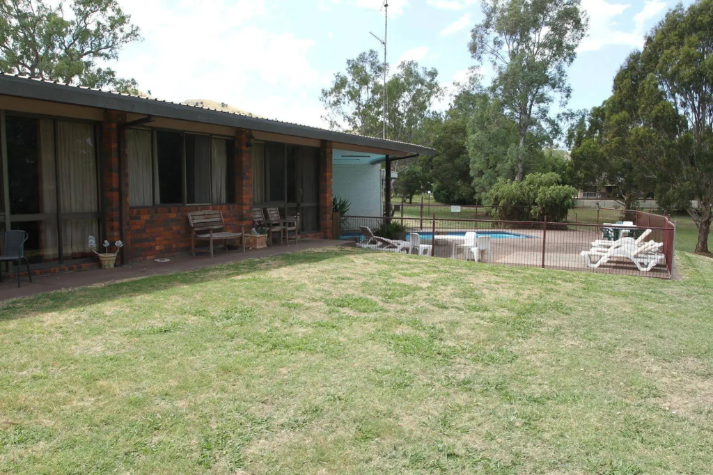 Bonnie Doon Hotel