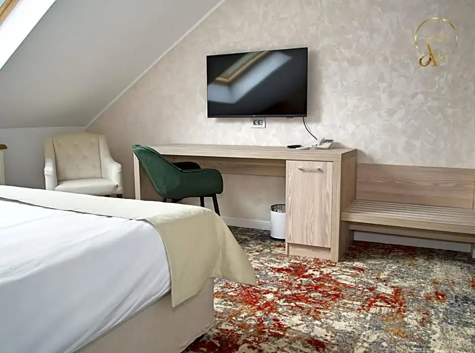 Standard Double Attic room (full double bed)