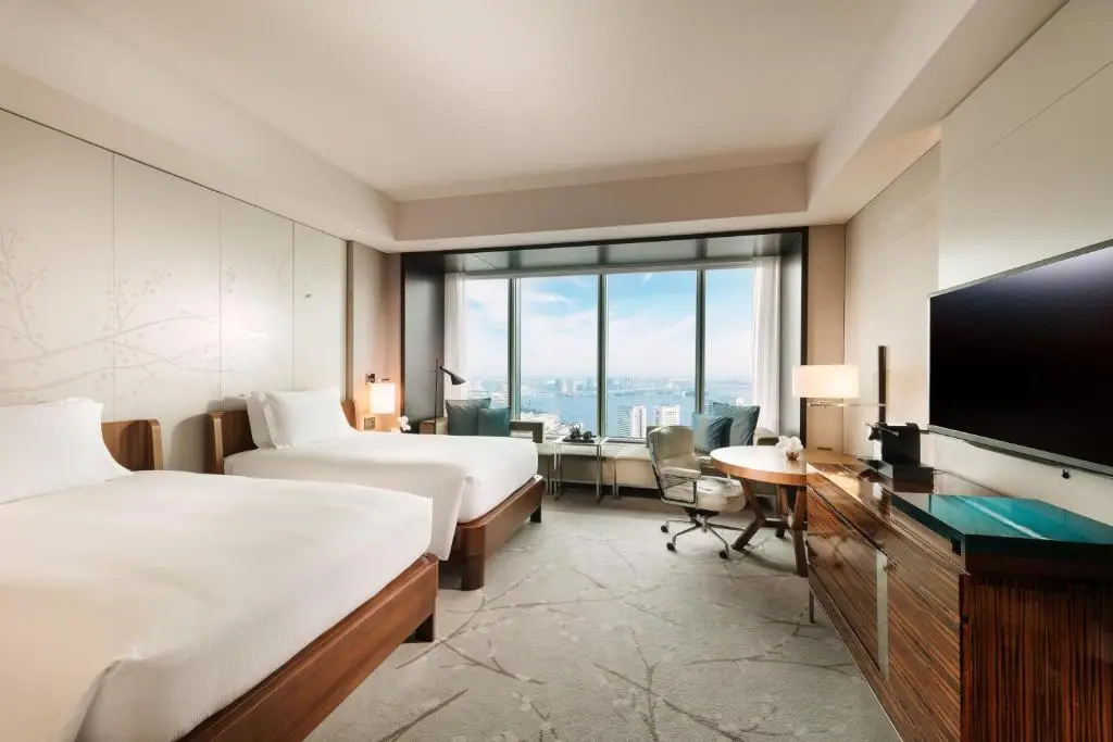 Double room with bay view (twin beds)