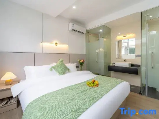 Standard Double room with courtyard view (full double bed)