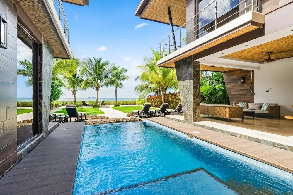 Beachfront Villa - Sunsets and Daily Maid Service - фото 12