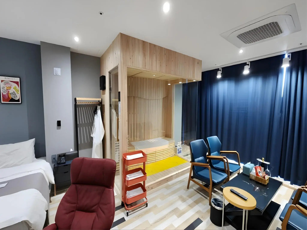 Galaxy Hotel — фото 4