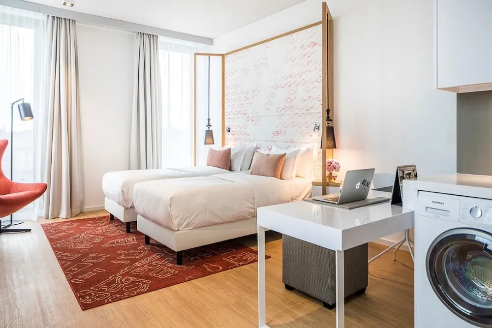 Premier Double Studio (twin beds)