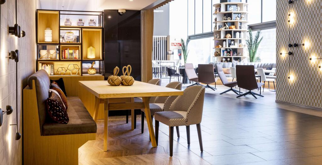 Hotel ILUNION Barcelona picture