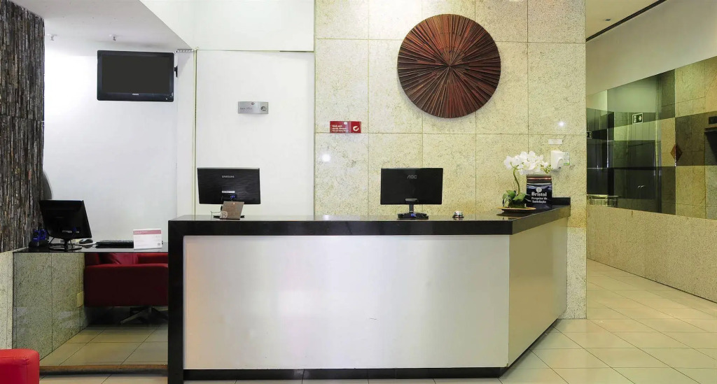 Bristol Merit Hotel — фото 2