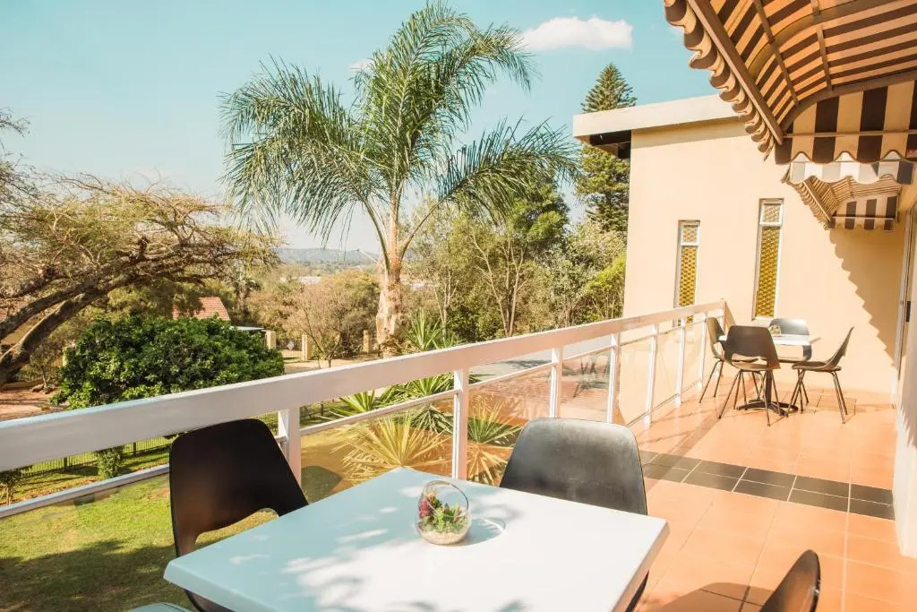 Cosy Menlyn Maine Appartment @ 201 J