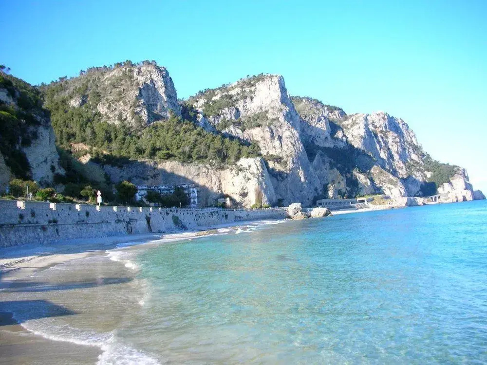 Beach & Waterfront