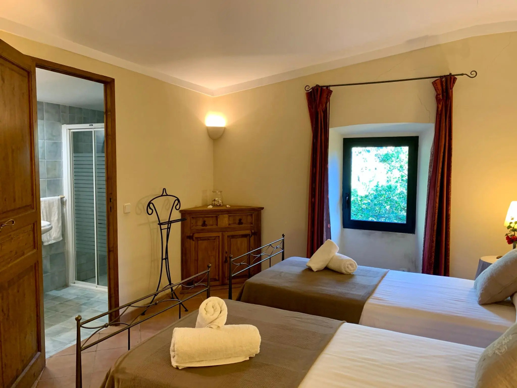 3 Bedrooms Cottage