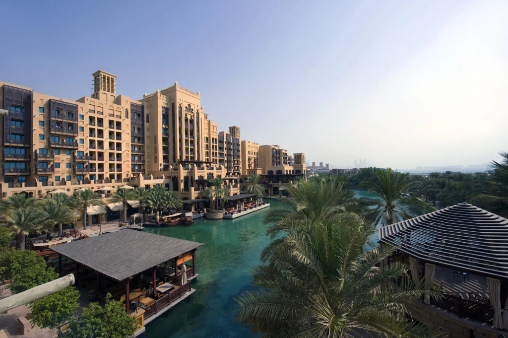 Отель Jumeirah Mina Al Salam — фото