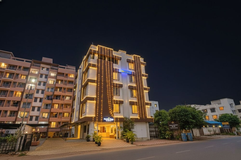 Fabhotel Panchsheel Crown