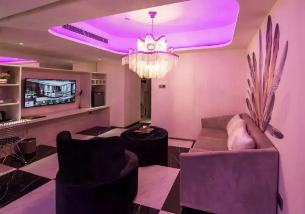 Lobby & Reception