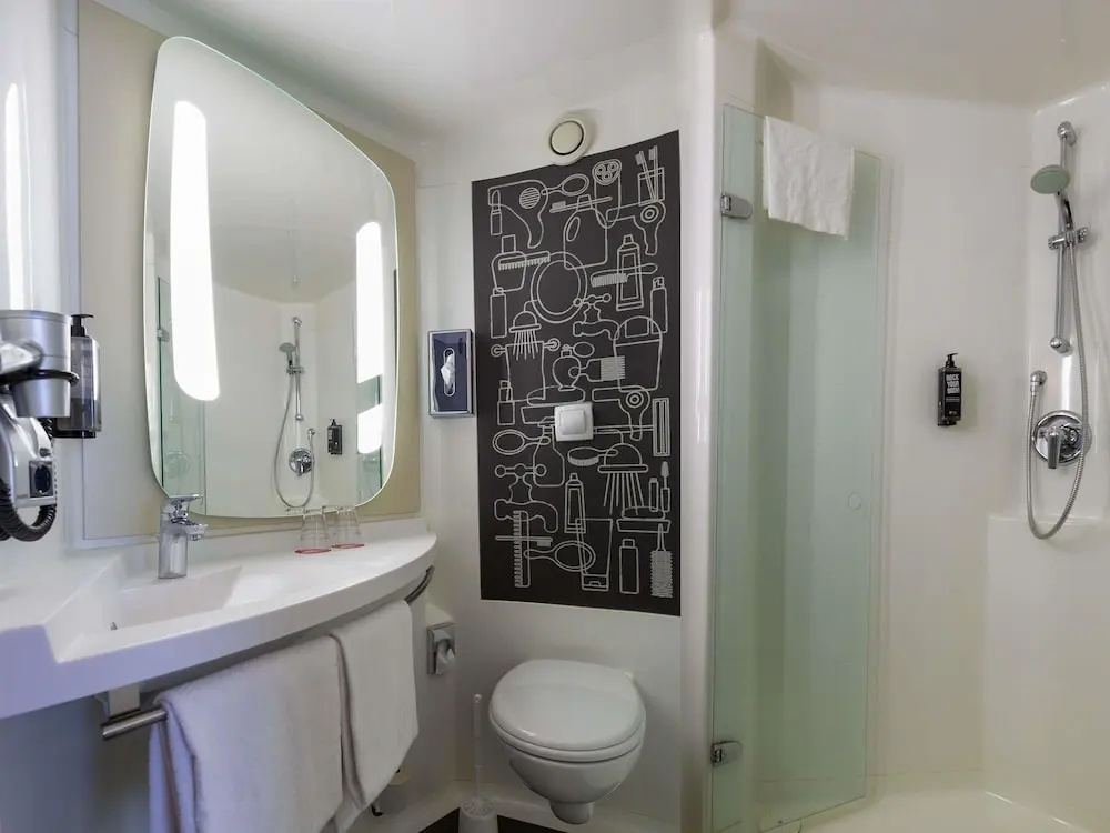 ibis Hotel Köln Messe - Chambres