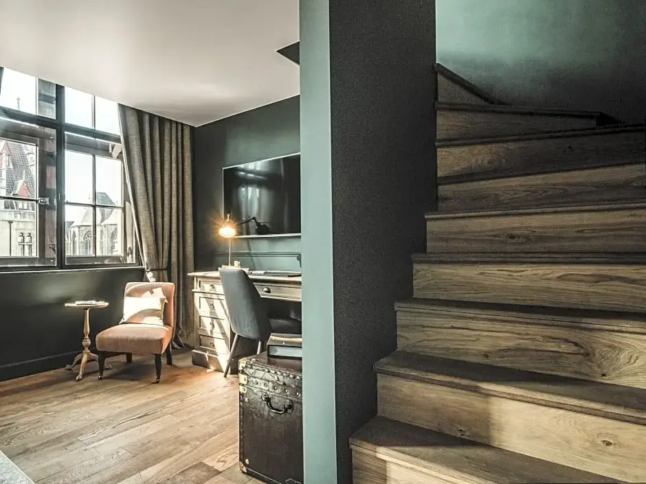 2 Double Suite (full double bed)