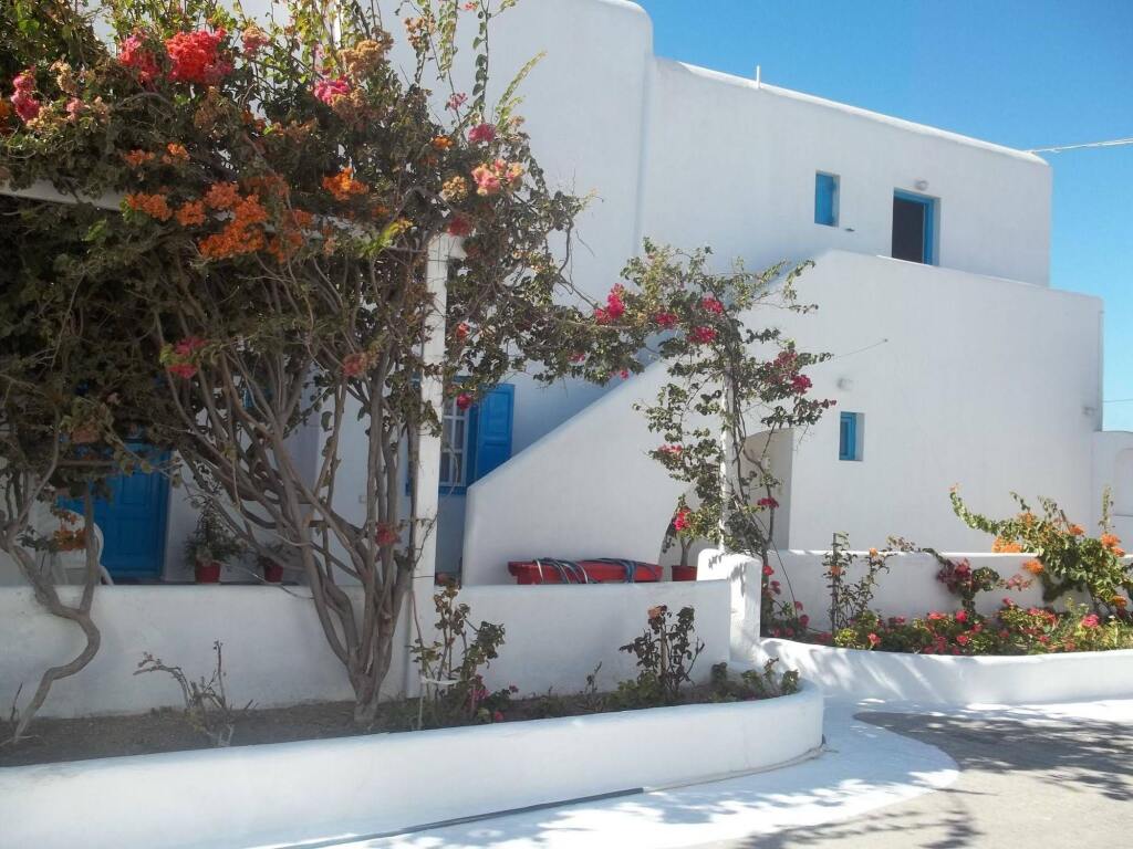 Karavas Apartments