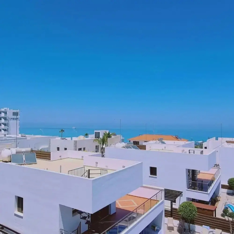 40 PRO 1 - Sunrise Beach Apt 1