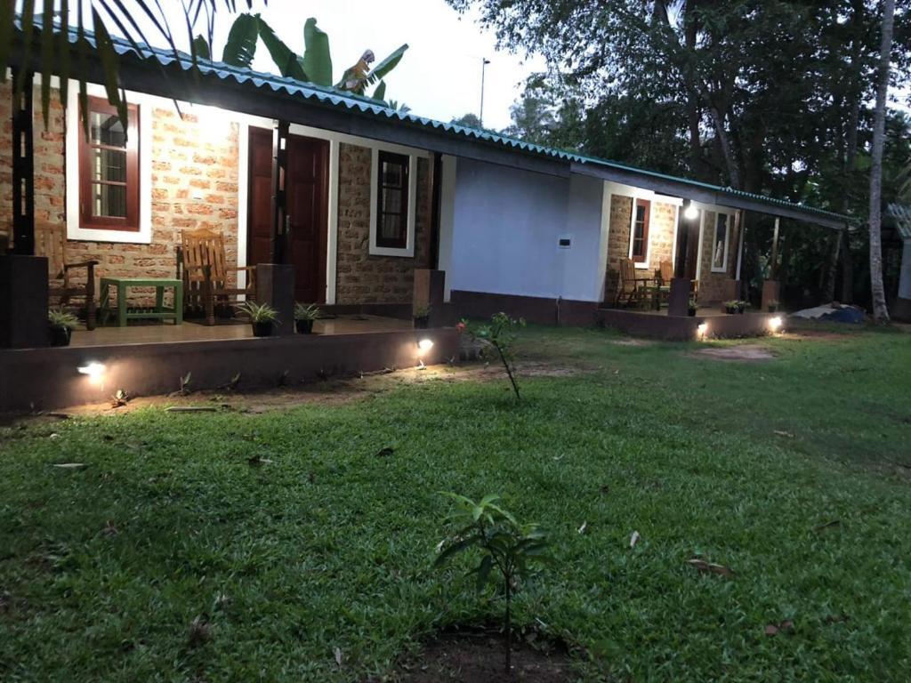 Kumbukgahawatta Hotel