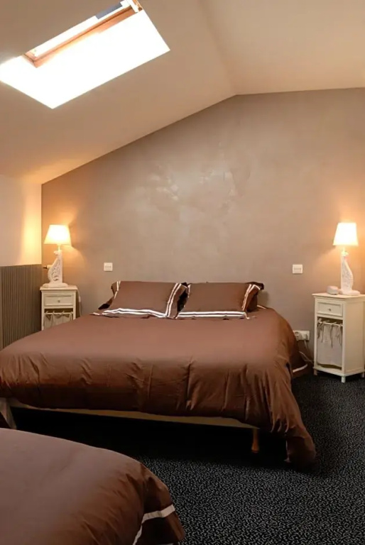 Logis Hôtel Tante Yvonne & son Restaurant semi-gastronomique Lyon Nord - Chambres