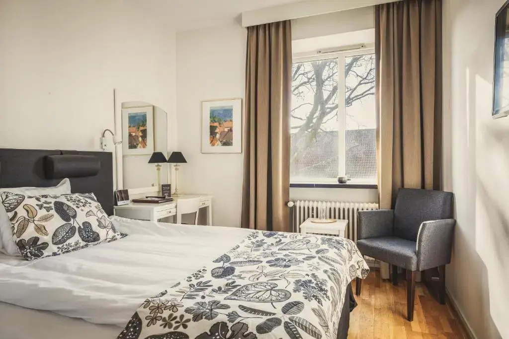 Standard Double room with garden view full double bed