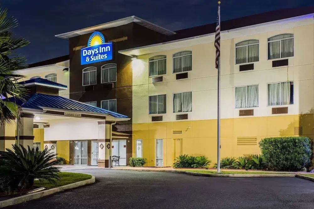 Days Inn & Suites by Wyndham Foley