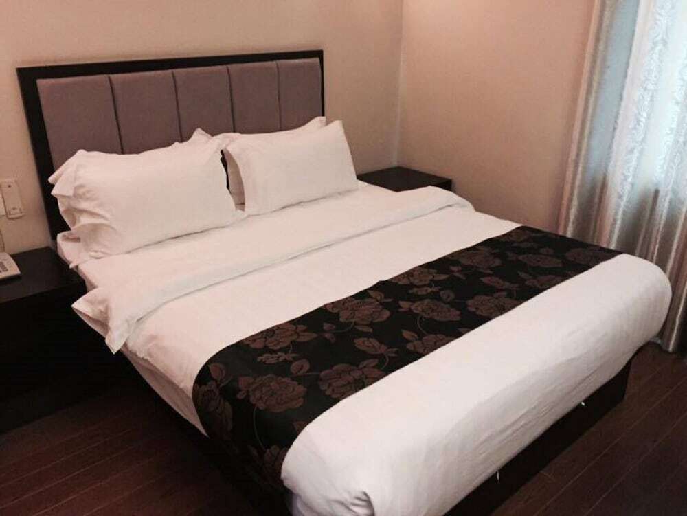 Kk Waterfront Hotel