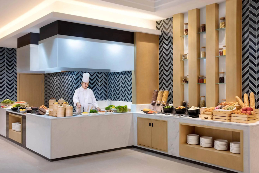 Food & Beverage