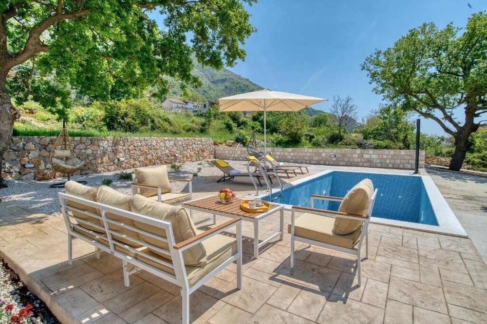 Seaview Villa Lavanda with pool — фото 1