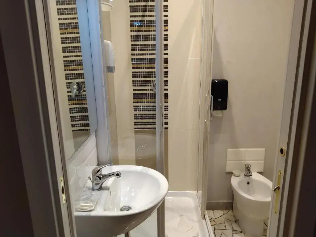 Double room (full double bed)
