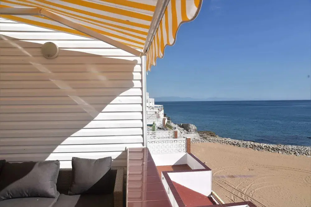 Peaceful Beachfront Apartment - фото 8