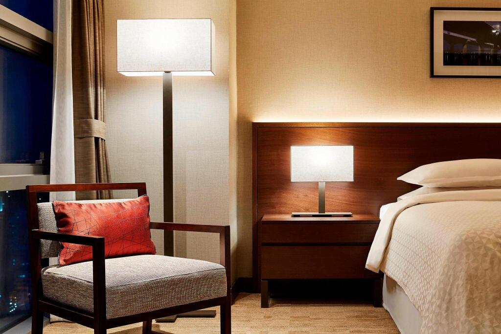 Двухместный номер Deluxe двуспальная кровать в Four Points by Sheraton Josun, Seoul Station