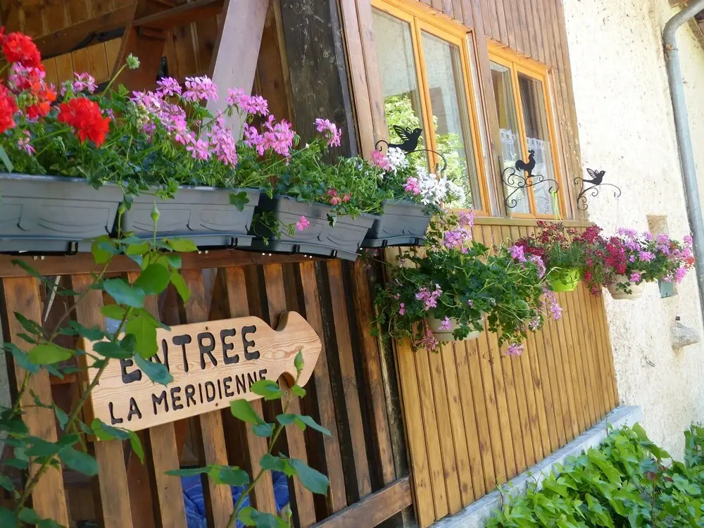 Cottage 6 -8 People is 20km From Gap and 7km From Tallard Airfield