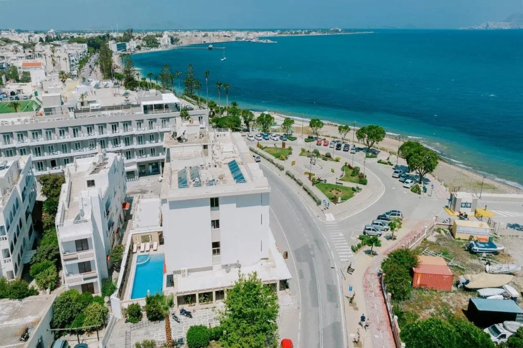 Beach & Waterfront