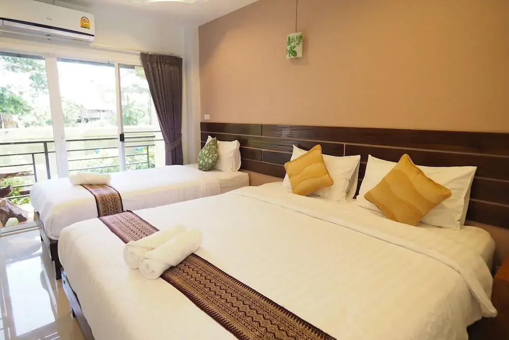 Deluxe Triple room with balcony