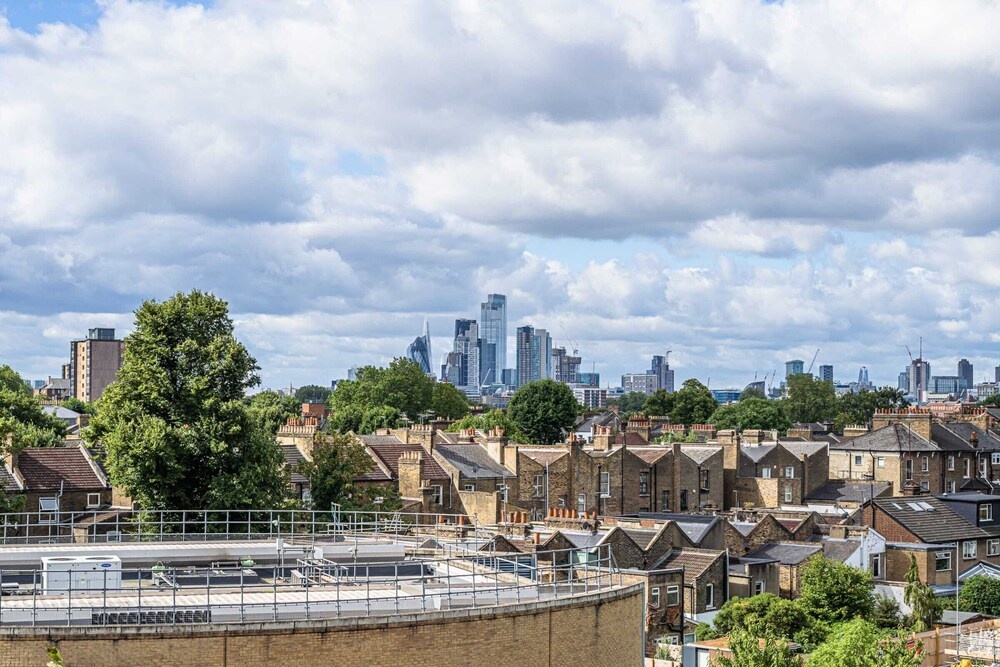Wonderful 1BR Flat With Balcony - Hackney Downs