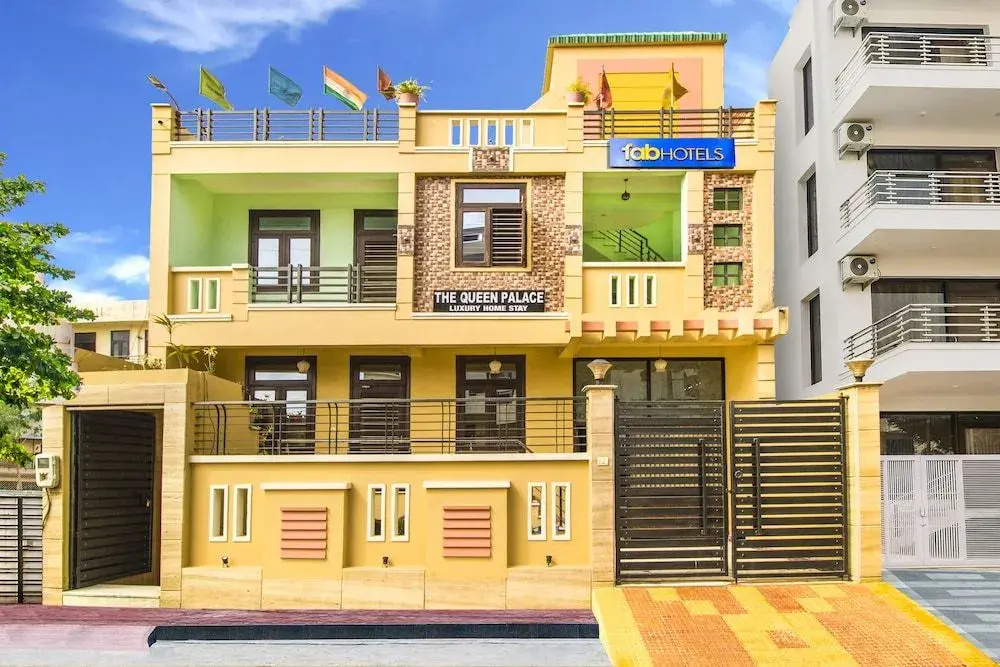 FabHotel Queen Palace
