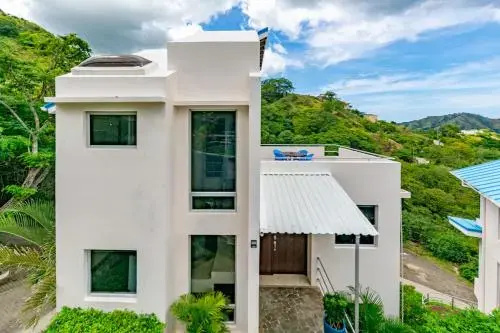 Close to beach and Ocean View House of Winds #1