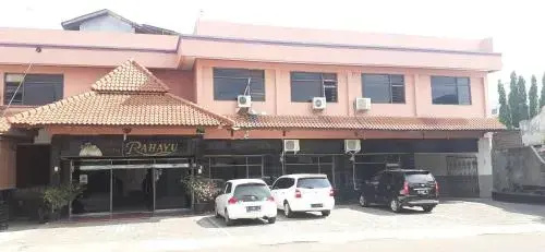 Capital O 2242 Hotel Rahayu