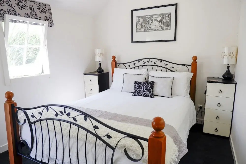 Double Cottage with garden view (full double bed)