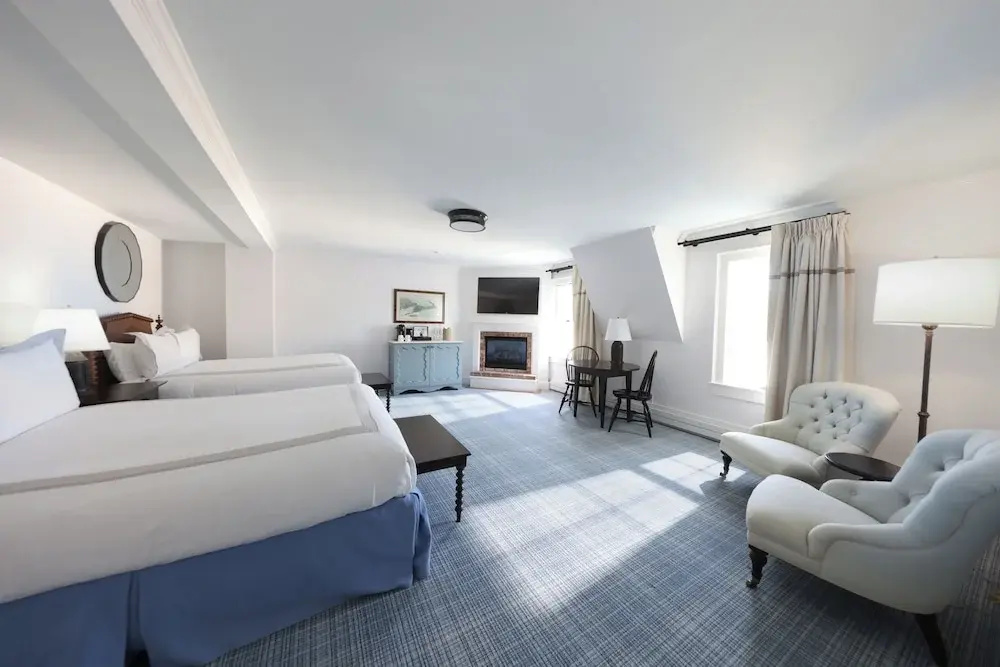 Deluxe Quadruple room