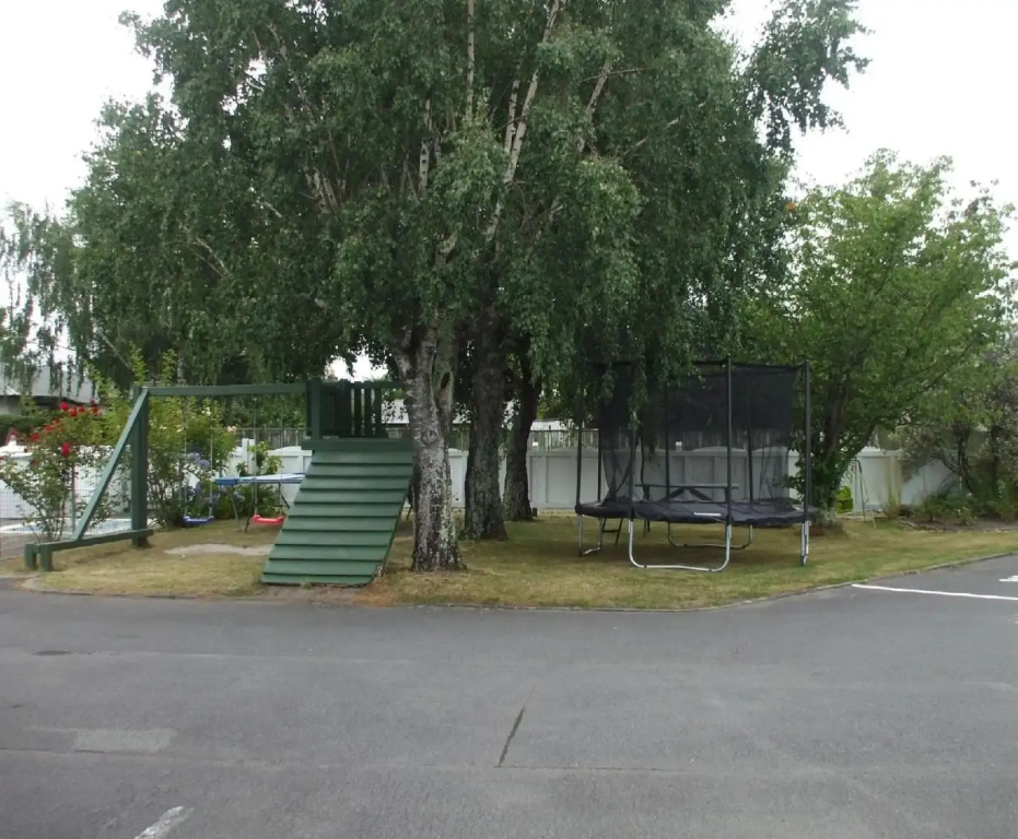 Acorn Estate Motel