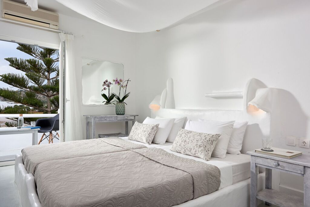 Nikos Sea view apts Milos 
