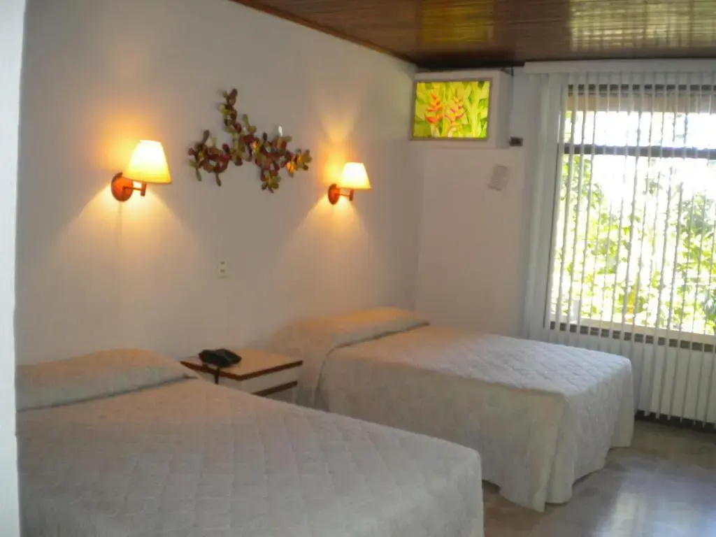 Standard Double room with street view (full double bed)