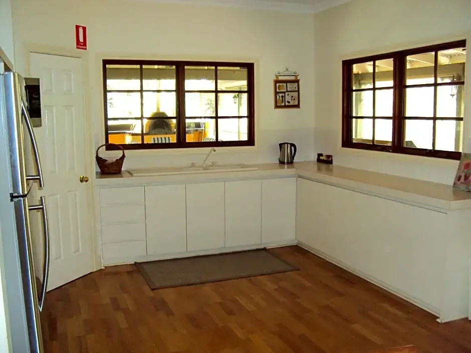 4 Bedrooms Cottage