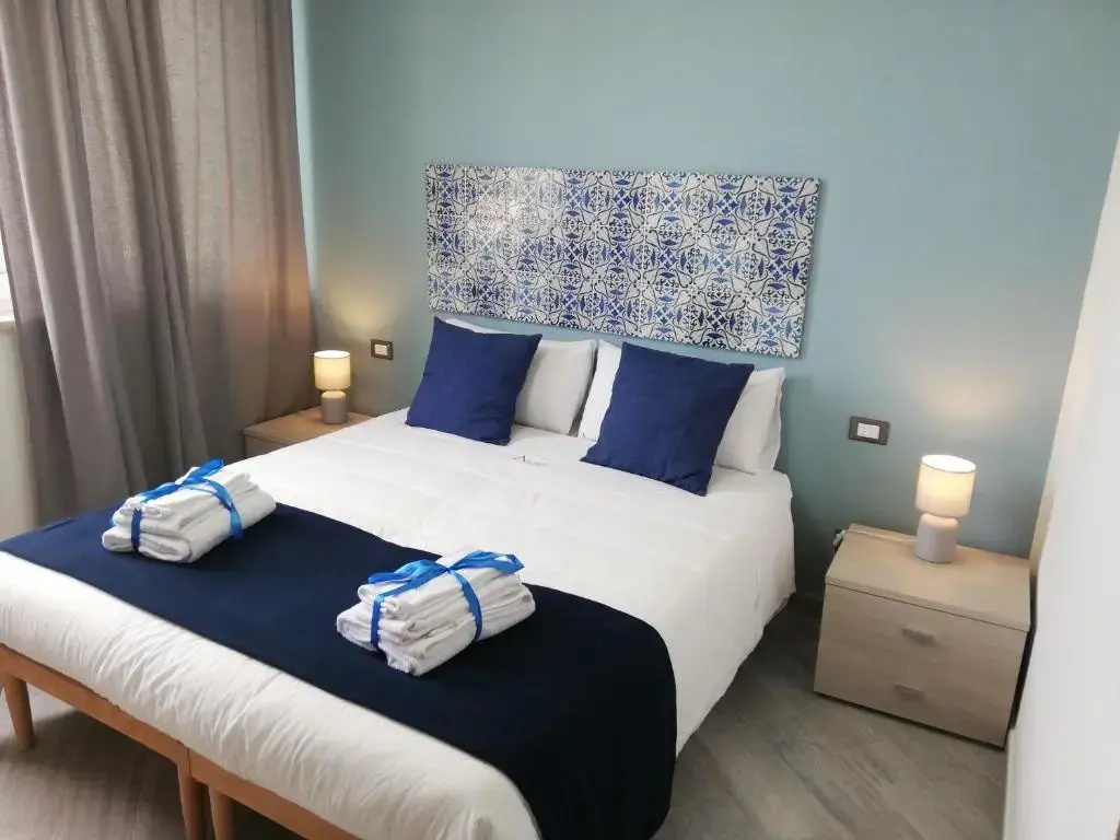 Deluxe Double room with sea view (full double bed)